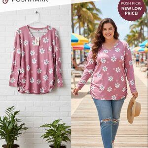 XL Pink & White v-neck floral long sleeve t-shirt